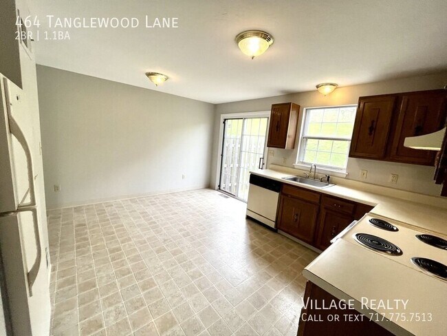 Building Photo - 464 Tanglewood Ln