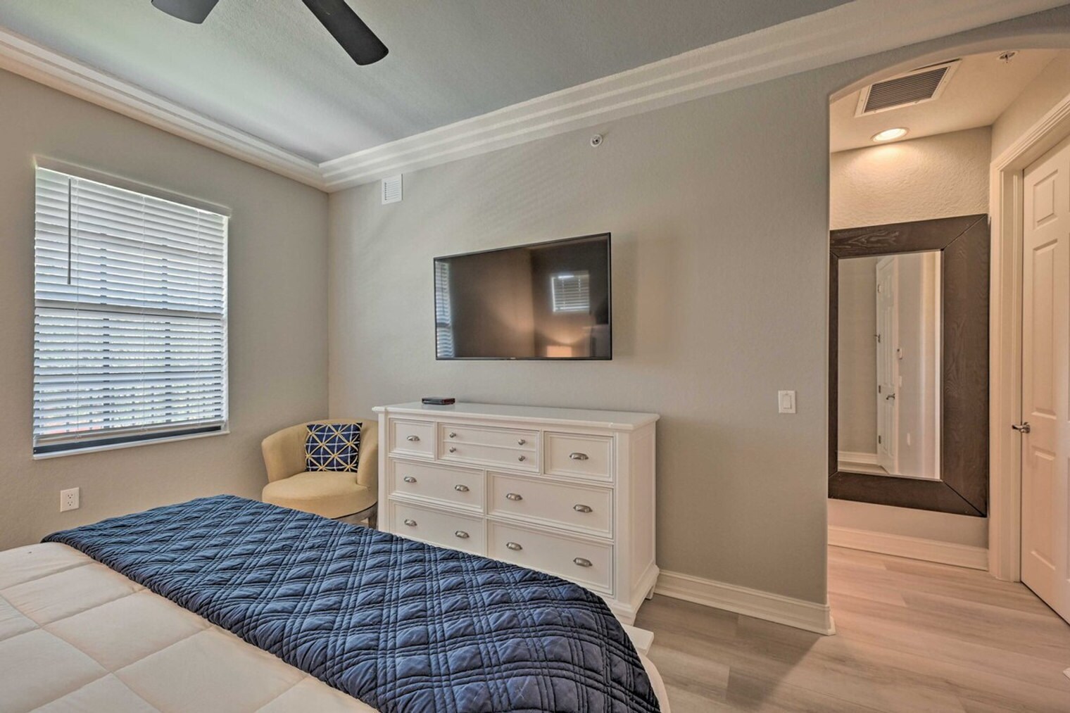 Building Photo - 9117 Chula Vista St