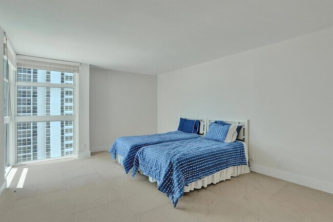 Building Photo - 1360 S Ocean Blvd