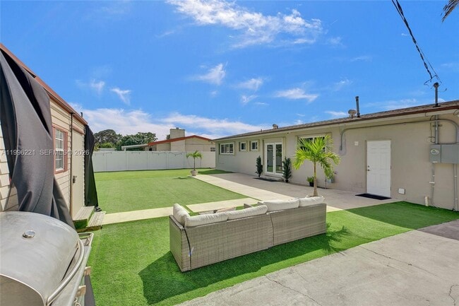 Building Photo - 19625 NW 6th Pl