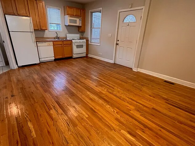 Building Photo - 1513 W Erie St