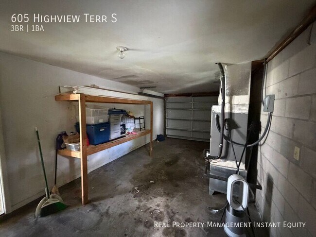 Building Photo - 605 Highview Terrace S