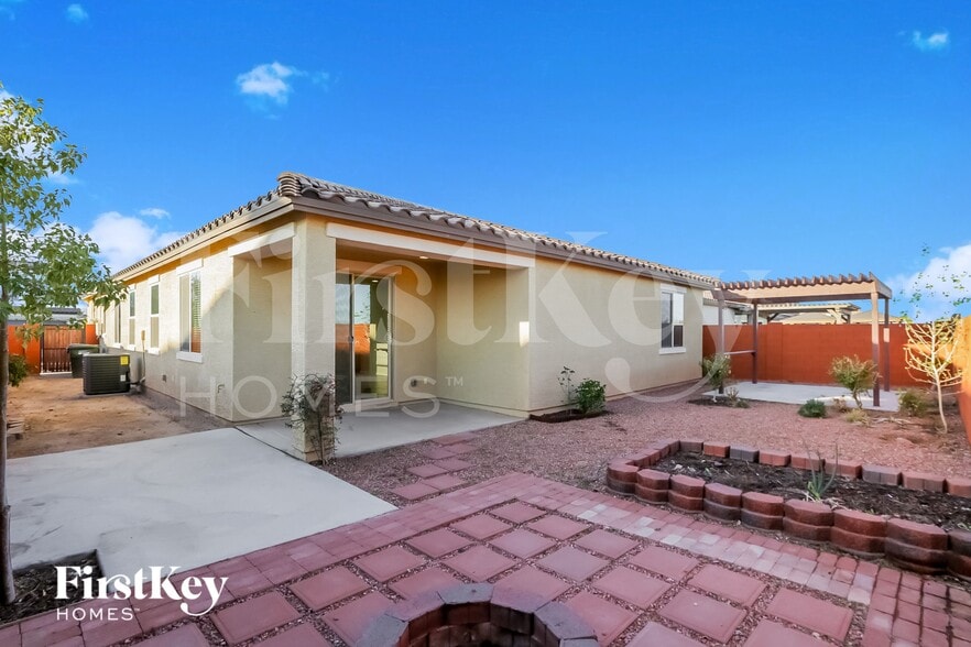 Building Photo - 7756 W Glass Ln