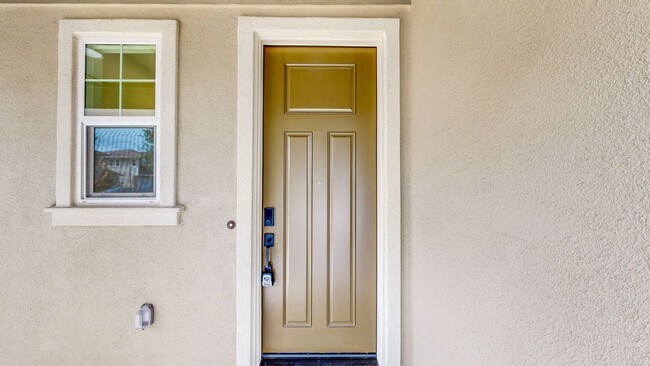 Building Photo - 2782 Sassy St