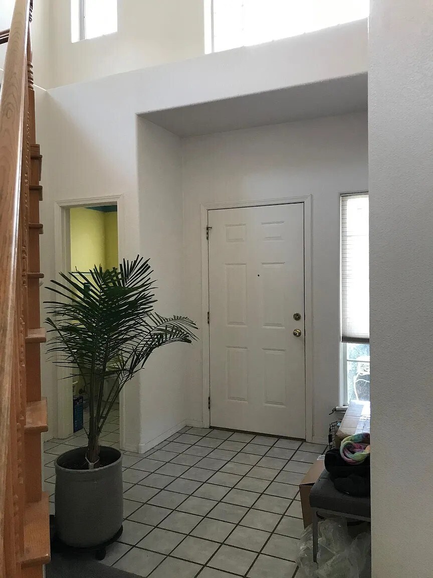 Building Photo - 8020 Brittany Ave NE