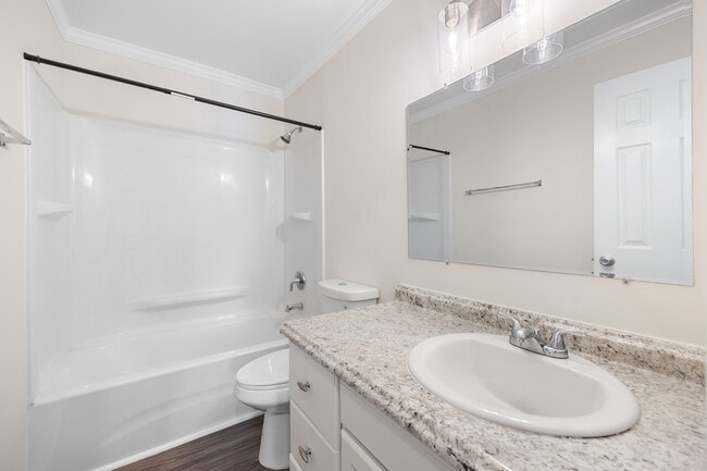 Building Photo - 111 Forest View Dr