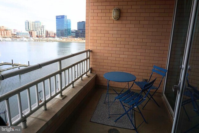 Building Photo - 100 Harborview Dr