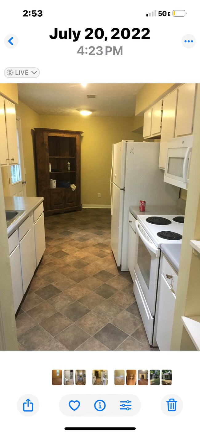 Building Photo - 231 Whispering Pine Cir