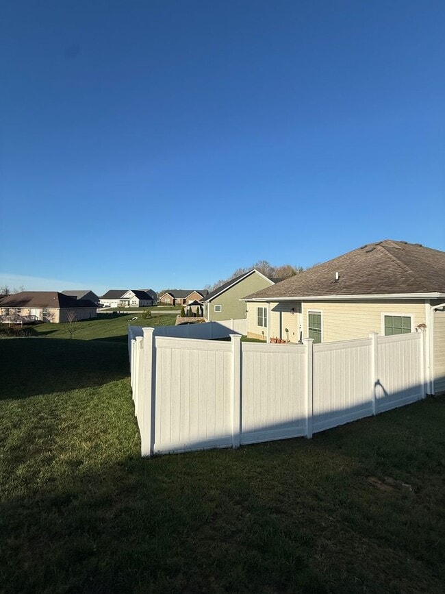 Building Photo - 128 Aiden Ln