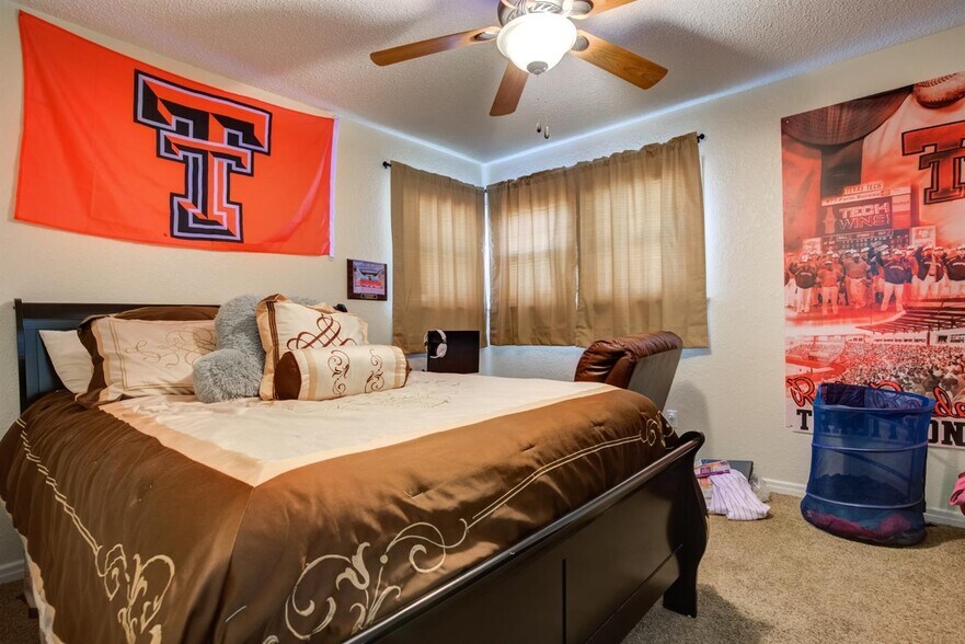 bedroom 3 - 3705 38th St