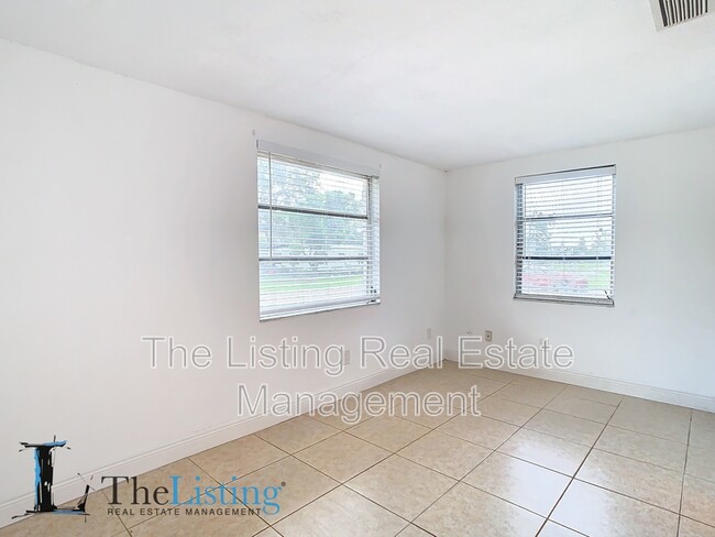 Building Photo - 1521 Swordbill Dr
