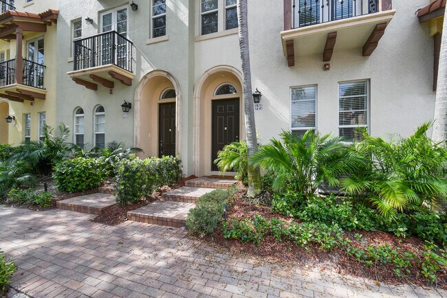 Building Photo - 25 Via Floresta Dr