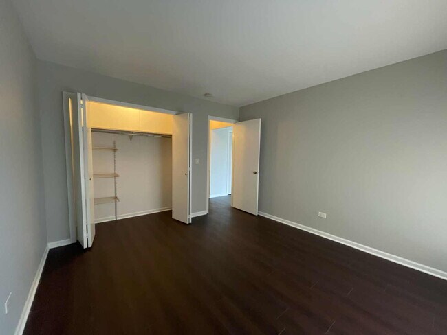 Building Photo - 202 S Waters Edge Dr