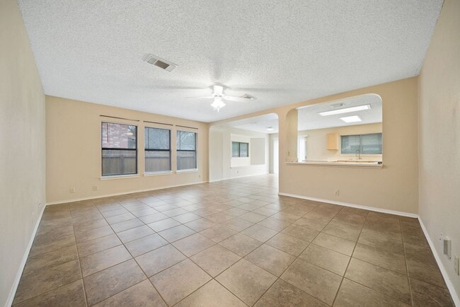 Building Photo - 3 Bedroom/2 Bath Regency Meadow Subdivision