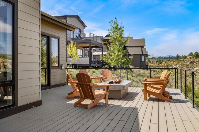 Building Photo - Tetherow Luxury 4 Bedroom Home