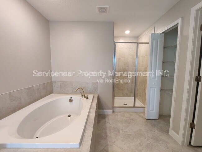 Building Photo - 23244 Willow Glen Way