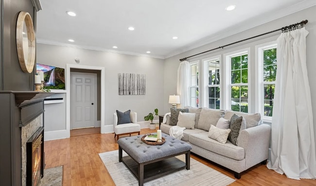 Building Photo - Charming updated 1920s 3BD 3BA