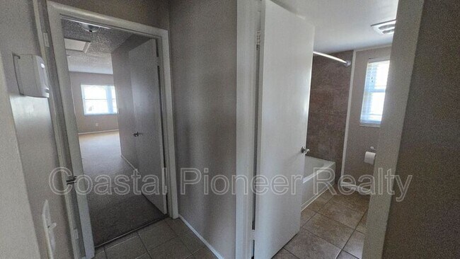 Building Photo - 12921 126th Terrace N