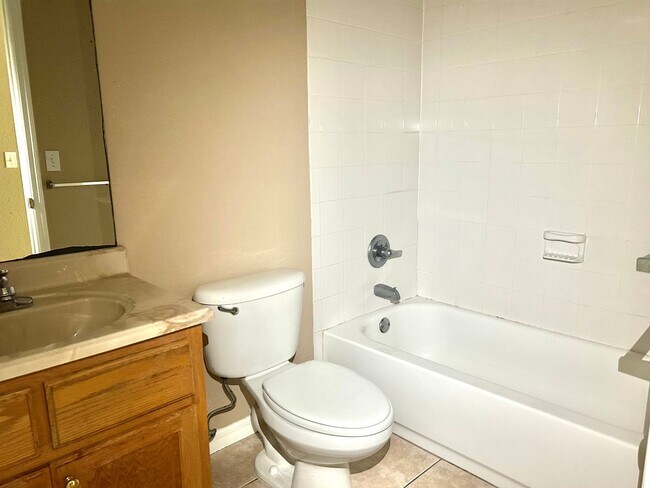 Building Photo - R# 5900-P