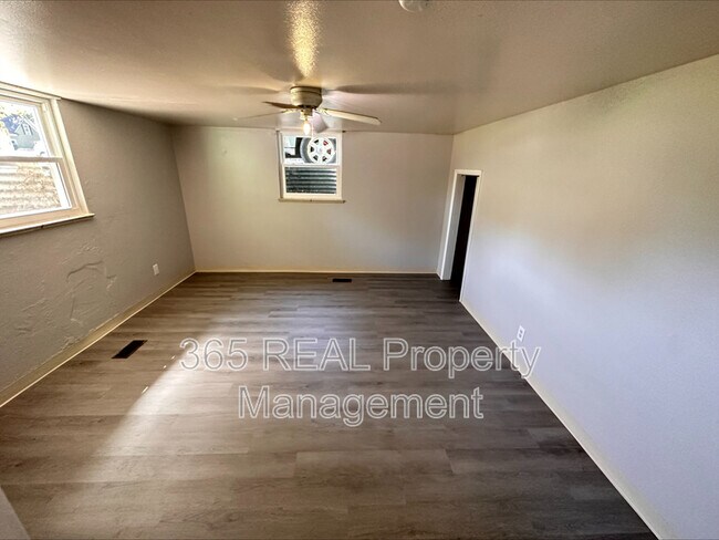 Building Photo - 1227 12th Ave