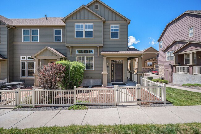 Primary Photo - Spacious 3 bedroom in the heart of Castle Rock!