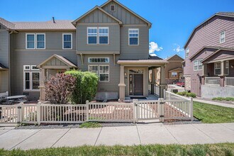 Building Photo - Spacious 3 bedroom in the heart of Castle Rock!
