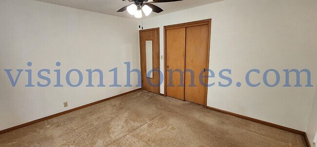 Building Photo - 913 W Murphy St