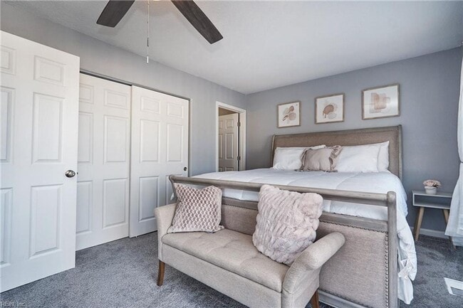 Building Photo - Spacious VB Townhouse!