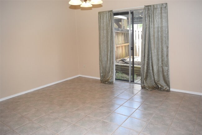 Building Photo - 3822 Laura Leigh Dr