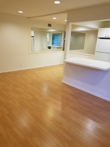 Building Photo - 8863 Alcott St