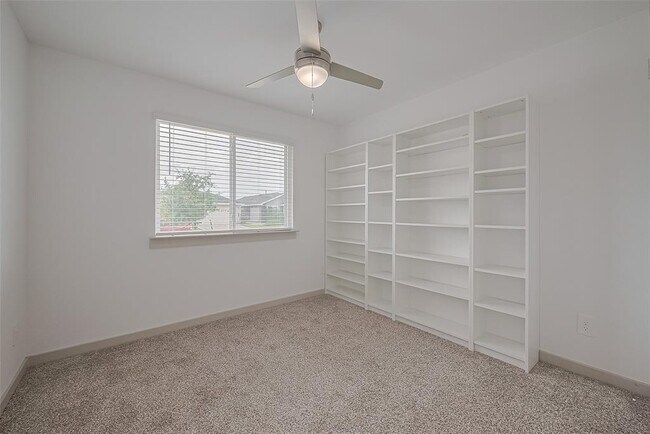 Building Photo - 12715 Basinghall Ln