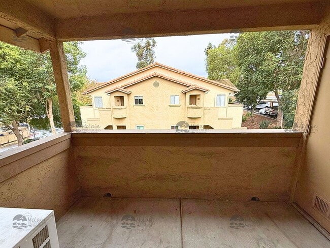 Building Photo - Second Story 2 Bd/2Ba Townhouse in San Marcos