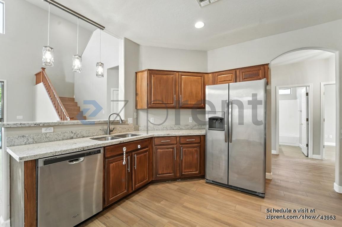 Building Photo - 6841 S 26th Pl