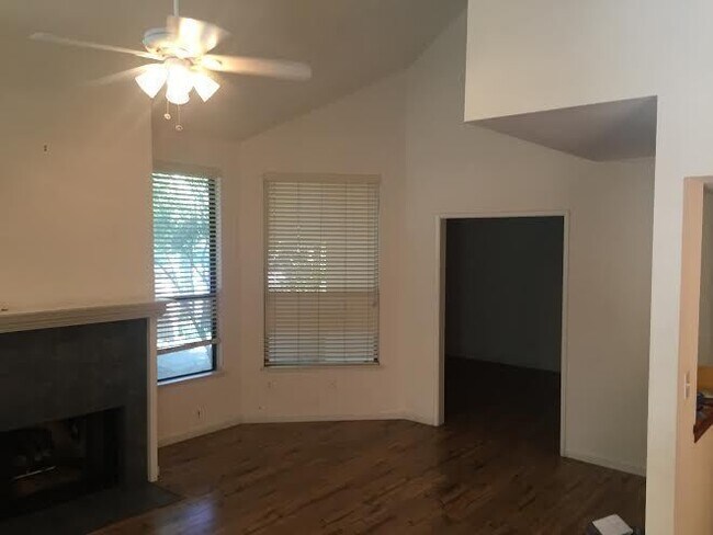 Building Photo - 3 br, 2 bath House - 2890 Huntington Blvd ...