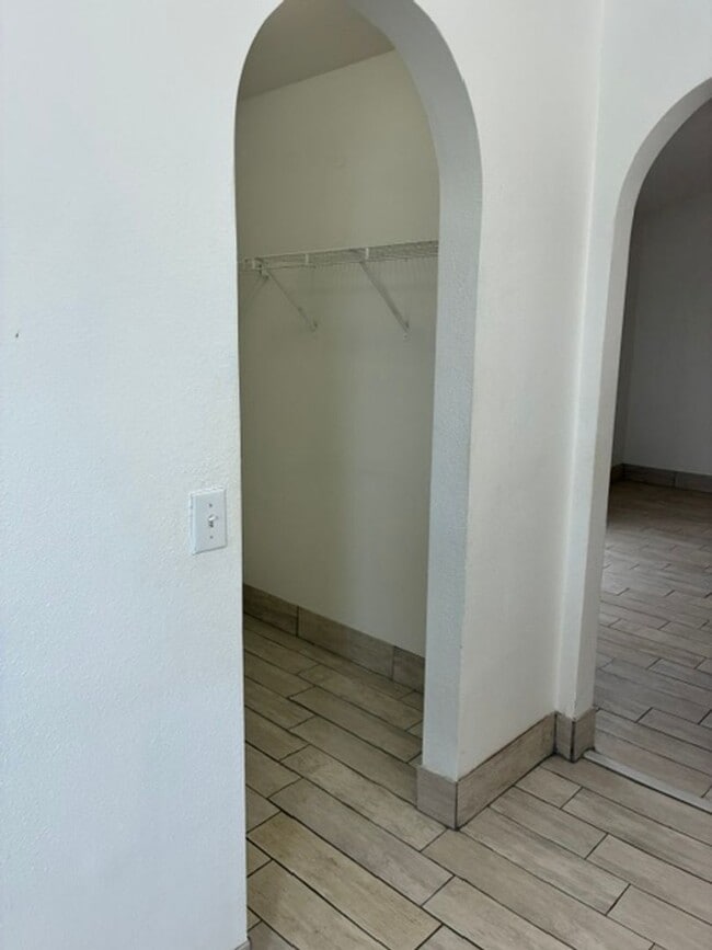Building Photo - 616 Sunway Ln