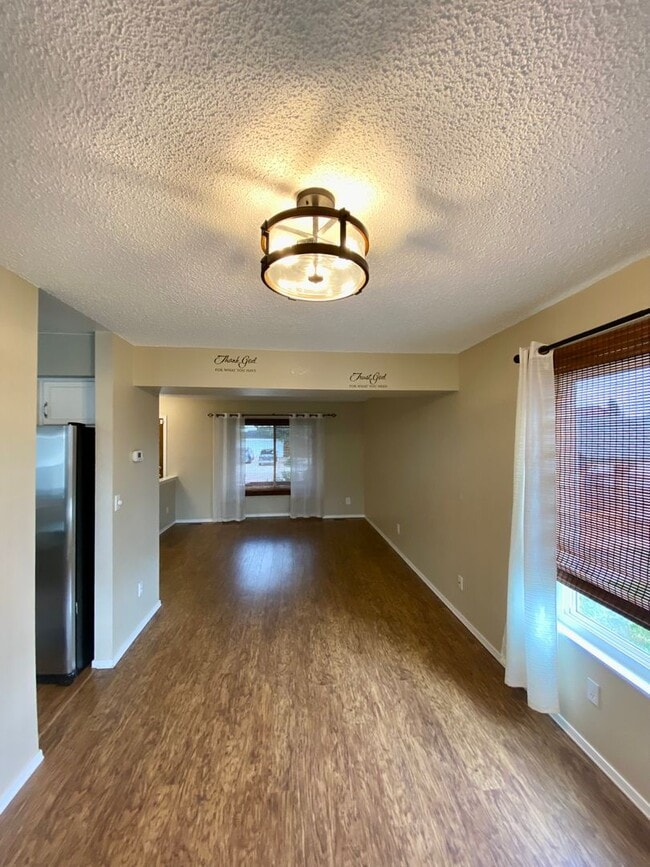 Building Photo - 4 Bedrooms on Corner Lot in 80920!  Dog Friendly!