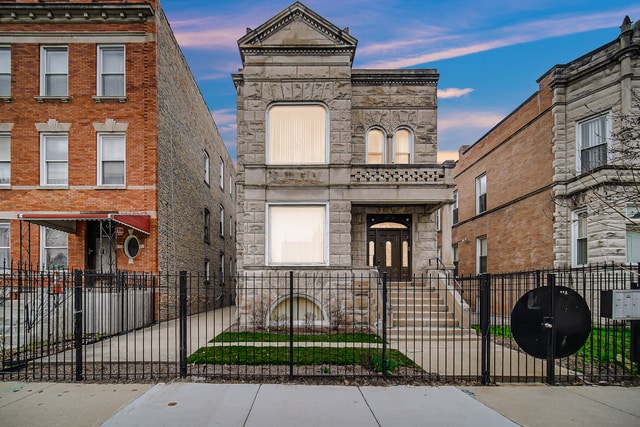 Building Photo - 1660 S Millard Ave