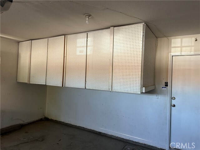 Building Photo - 8941 Carnation Dr