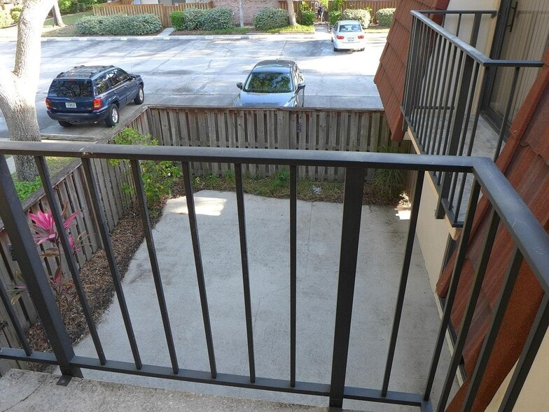 Building Photo - 2708 12th Ct