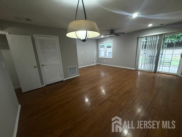 Building Photo - 81 Woodmere Dr
