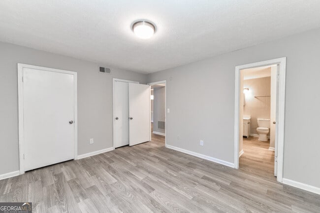 Building Photo - 1000 Belmont Park Dr SE