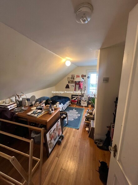 Building Photo - 28A Cherry St