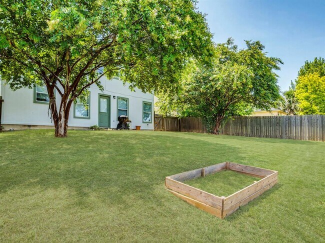 Building Photo - 257 Prairie Verbena Dr
