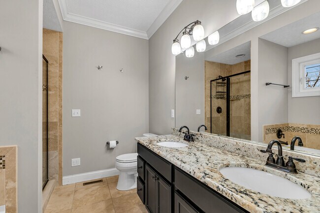 Building Photo - 345 Kenilworth Rd