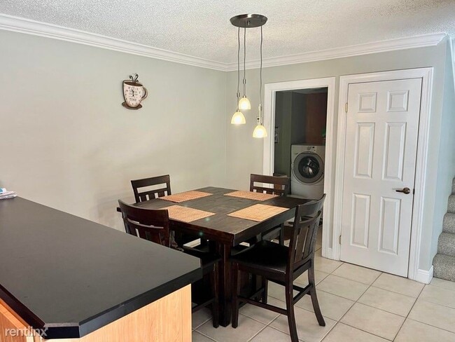 Building Photo - 3 br, 2.5 bath House - 1503 15th Ter # 1503