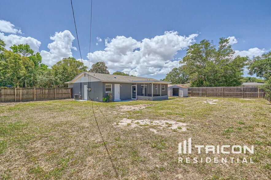 Building Photo - 2730 Avocado Dr