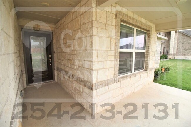 Building Photo - Charming 3-bed, 2-bath home now available ...