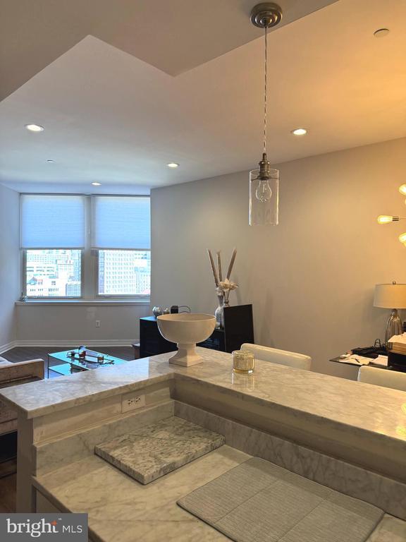 Building Photo - 1600 Arch St