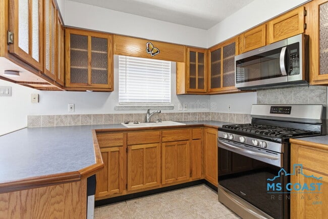 Building Photo - 12509 Ponce De Leon Dr