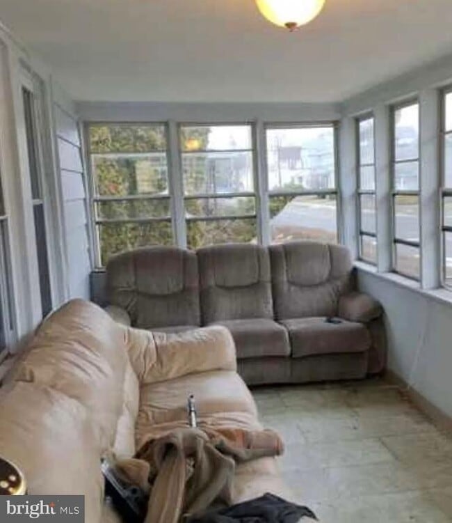 Building Photo - 303 Ellis St